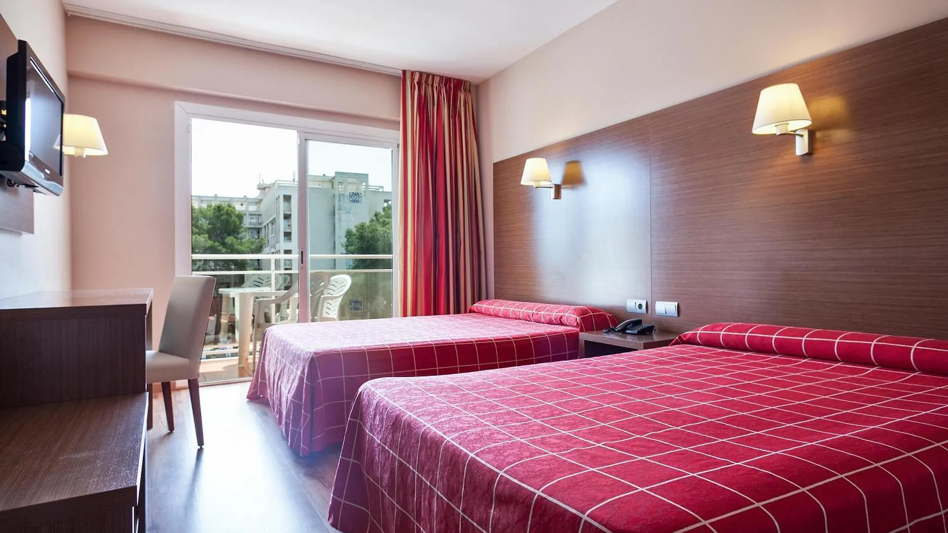 ****  Hotel Oasis Park Salou España
